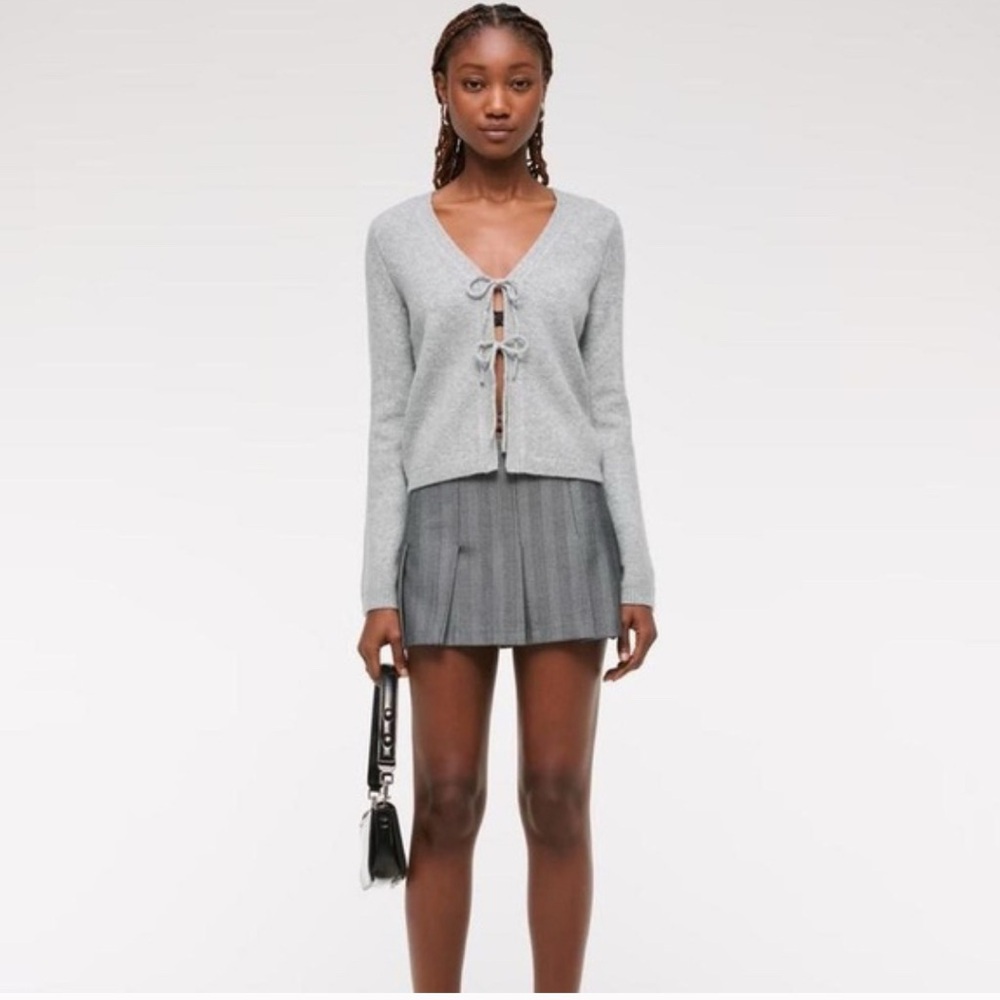 Abercrombie & Fitch Sweater